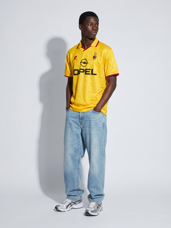 AC Milan 95/96 Away Retro — The Golden Away