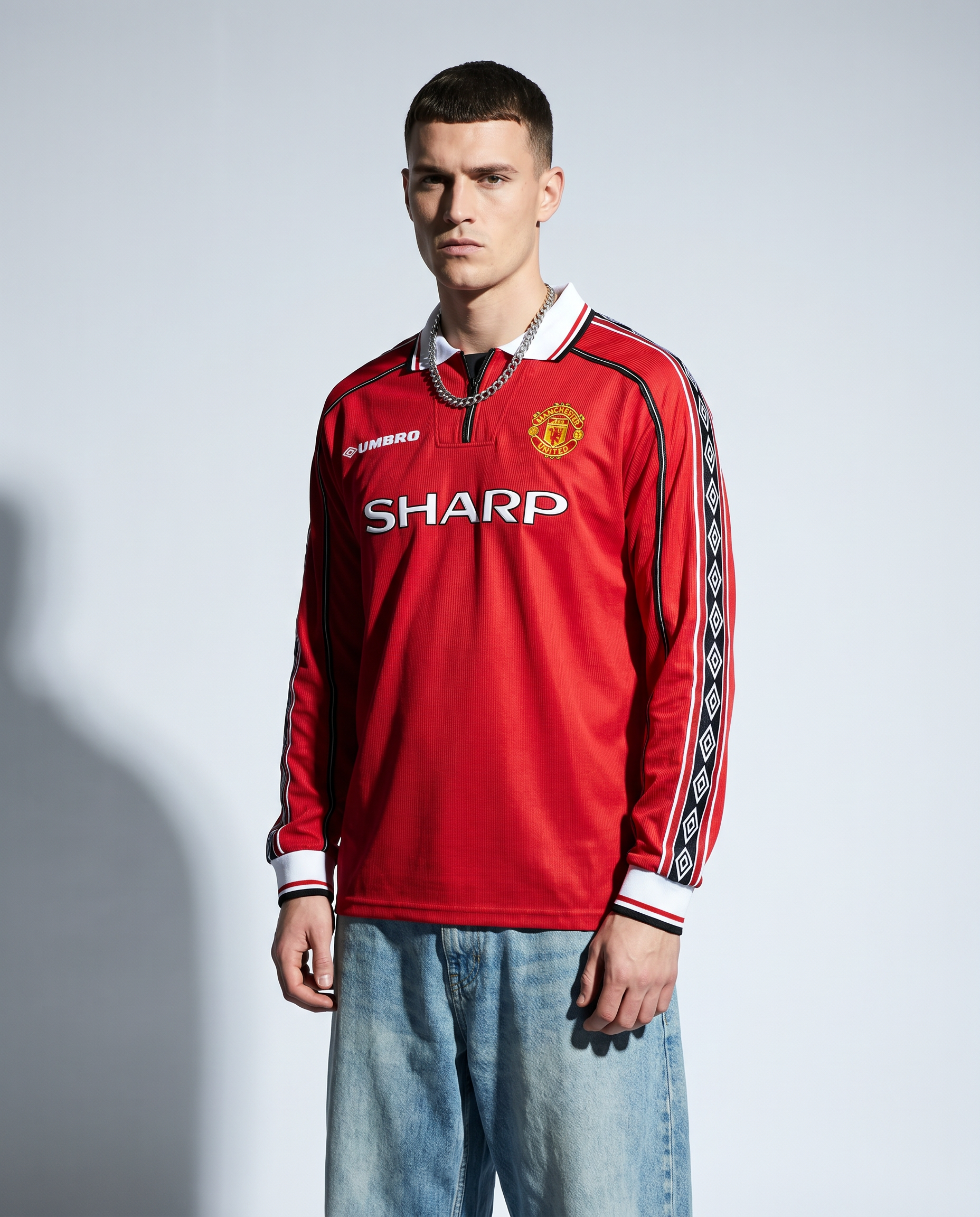 Manchester United 98/99 Home Retro — The Treble Season - Gallery 4