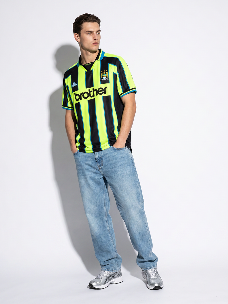 Camiseta de visitante del Manchester United 2002/03 - Image 3