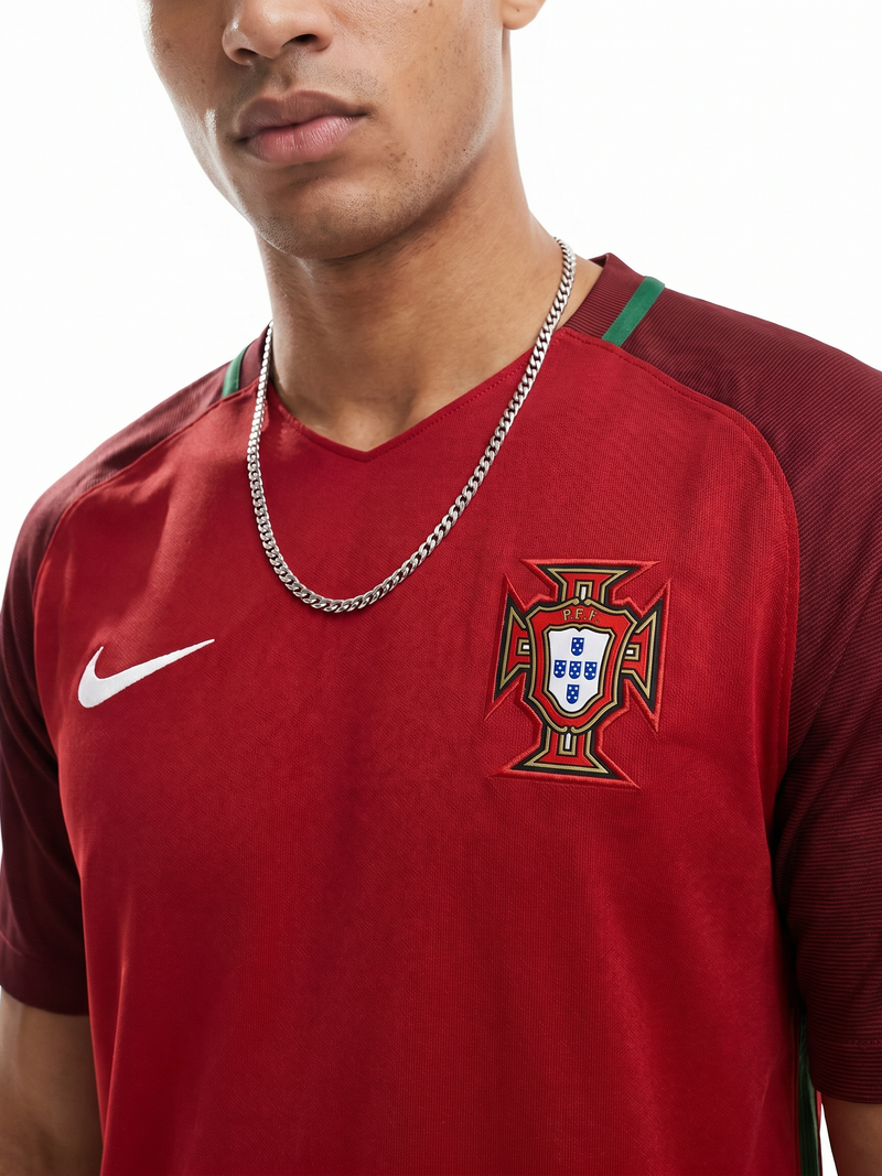 Portugal 15/16 Heim-Retro — EURO 2016 Champions - Image 1