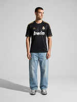 Real Madrid 97/98 Away Retro Jersey — The Black Legend - Thumbnail 2